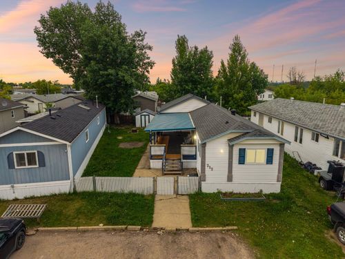 212 Greenwich Lane, Fort Mcmurray, AB, T9H3Z3 | Card Image