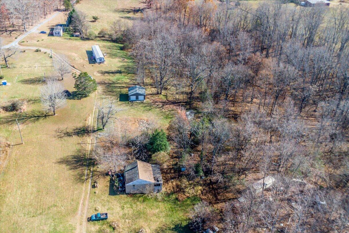 Land in Goode 5