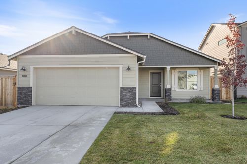 3537 Nw 10th Place, Redmond, OR, 97756 | Card Image