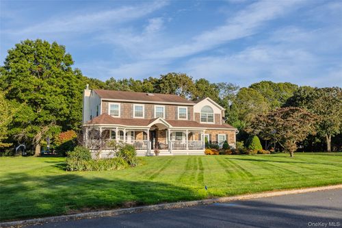 15 Rosewood Ln, Manorville, NY, 11949-2245 | Card Image