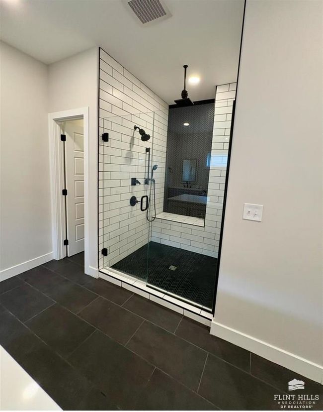 4412 Grande Bluffs Ct, House other with 5 bedrooms, 5 bathrooms and null parking in Manhattan KS | Image 18