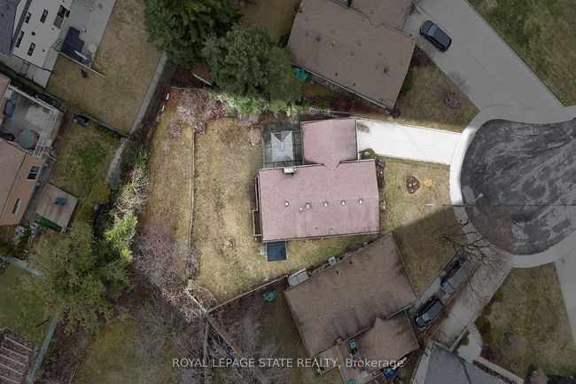 14 Joy Crt, House other with 3 bedrooms, 2 bathrooms and 4 parking in Hamilton ON | Image 38