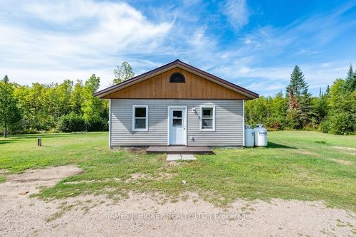 37335 Highway 17 Highway, Laurentian Hills, ON, K0J2H0 | Card Image