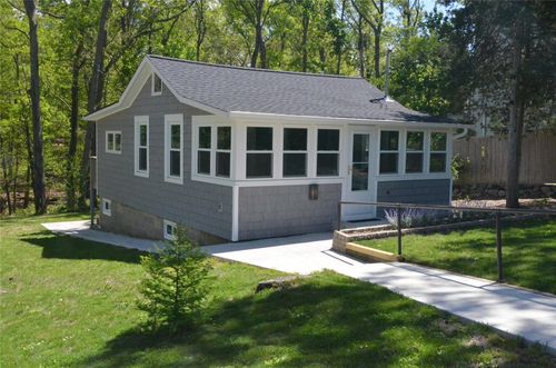 4 Wyandanch Trl, Ridge, NY, 11961-2233 | Card Image