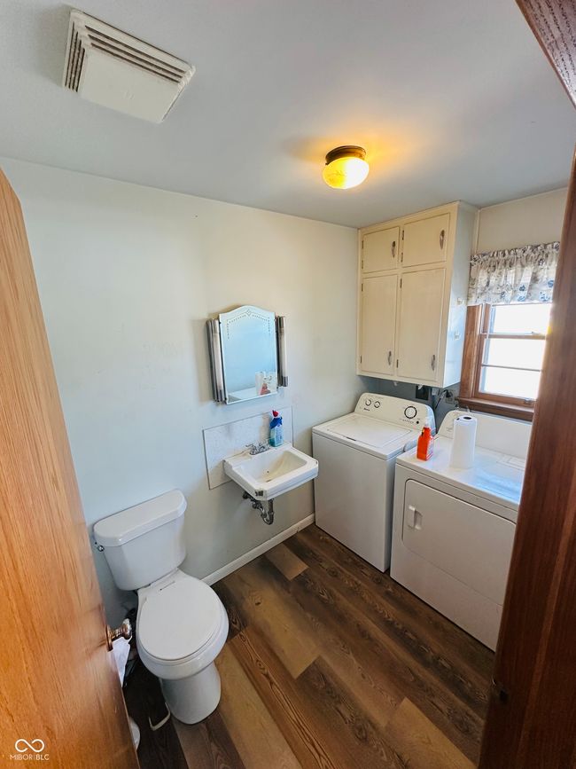 403 E Washington St, House other with 3 bedrooms, 2 bathrooms and null parking in Loogootee IN | Image 13
