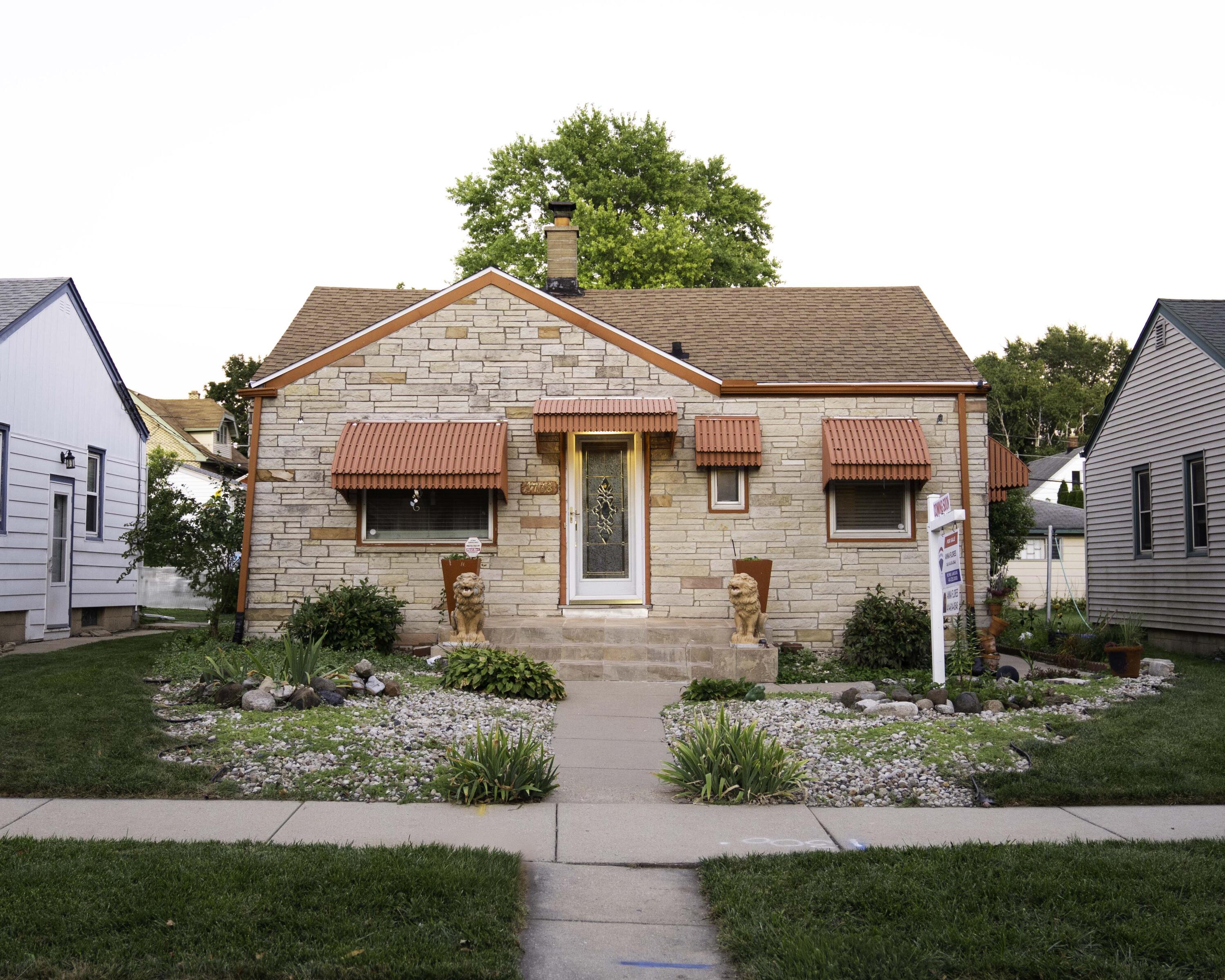 15th St, Milwaukee, WI 53221