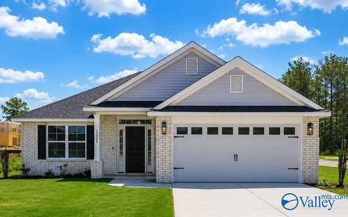 102 Sidney Ruth Dr, New Market, AL, 35761-7300 | Card Image
