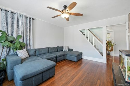 12 Charles St, Bay Shore, NY, 11706-7210 | Card Image