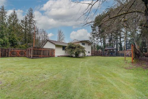 5787 Woodlands Rd, Sooke, BC, V9Z0G4 | Card Image