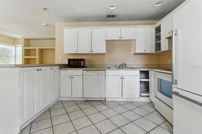 3014 E Emma St, House other with 3 bedrooms, 2 bathrooms and null parking in Tampa FL | Image 24