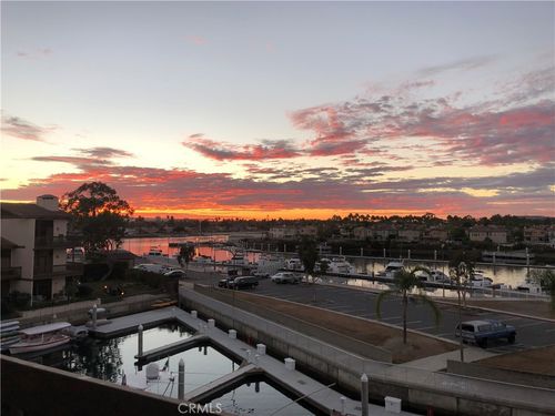 key19-5327 Marina Pacifica Dr N, Long Beach, CA, 90803-7012 | Card Image