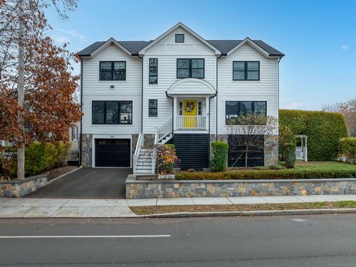 783 Reef Rd, Fairfield, CT, 06824-6547 | Card Image