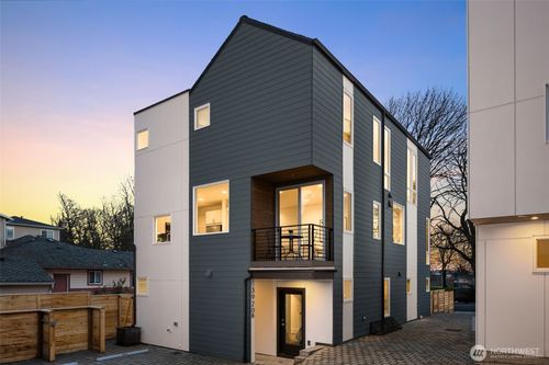 3920 B S Juneau St, Seattle, WA, 98118 | Card Image