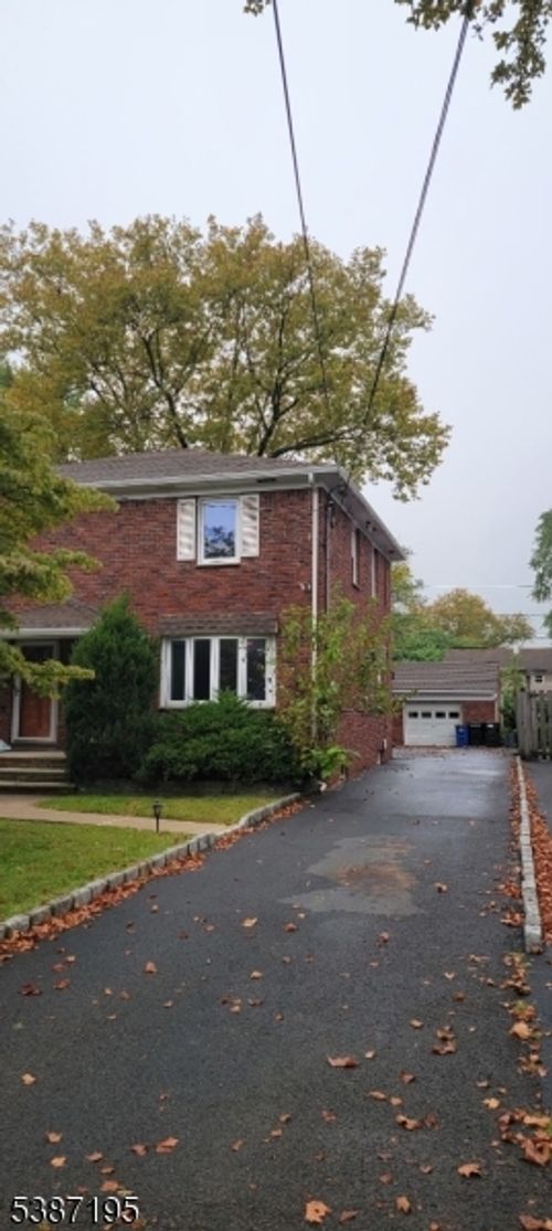 520 Hunter Ave, Scotch Plains, NJ, 07076-1604 | Card Image