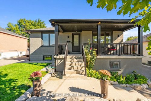 11 Smallwood Dr, North York, ON, M3M1K9 | Card Image