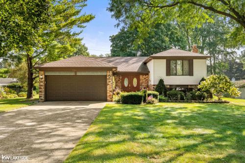 53266 Garland Dr, Shelby Township, MI, 48316-2725 | Card Image