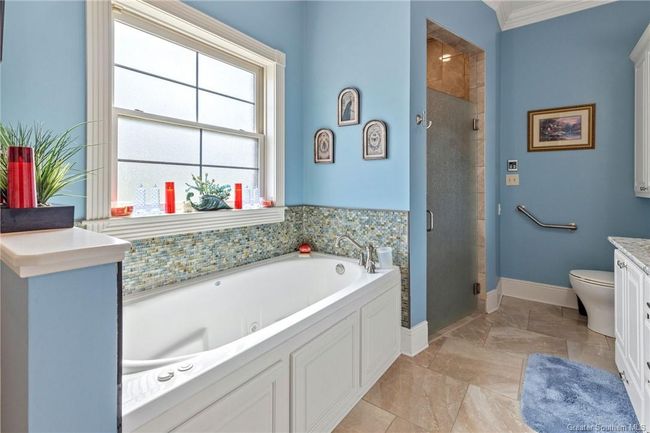 Primary Bath En-suite | Image 11