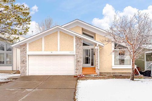 4720 60 Street Ne, Home with 5 bedrooms, 3 bathrooms and 4 parking in Calgary AB | Card Image