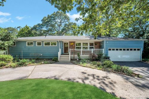 12 Inwood Rd, Center Moriches, NY, 11934-3312 | Card Image