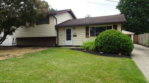 13963 Havendale Dr, Brook Park, OH, 44142-3117 | Card Image