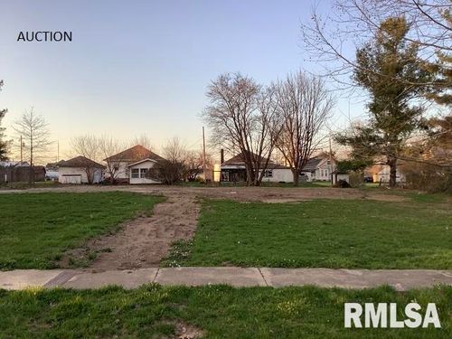 208 E 4th St, Vermont, IL, 61484-9553 | Card Image