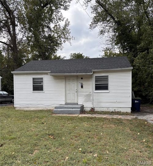 705 Beardsley Ct, Ferguson, MO, 63135-3246 | Card Image
