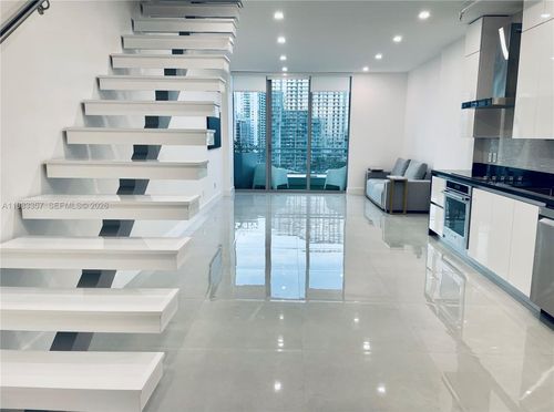 apt-2312-690 Sw 1st Ct, MIAMI, FL, 33130-2927 | Card Image