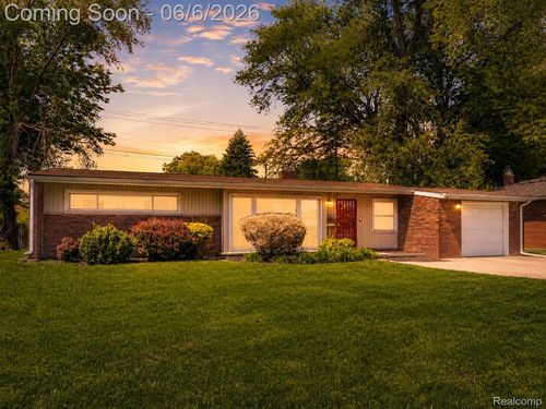 25538 Schoolcraft, Redford, MI, 48239-2629 | Card Image