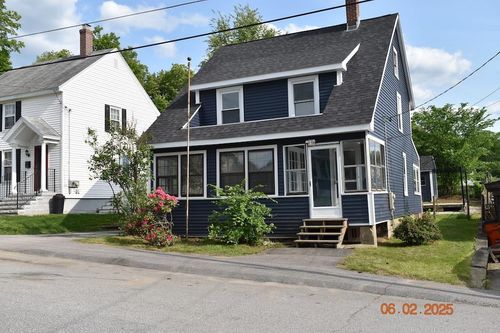 12 Whitten St, Allenstown, NH, 03275-1600 | Card Image