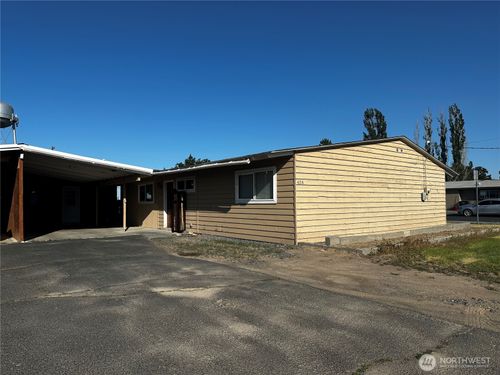 438 Biggs Rd, Moses Lake, WA, 98837-3182 | Card Image