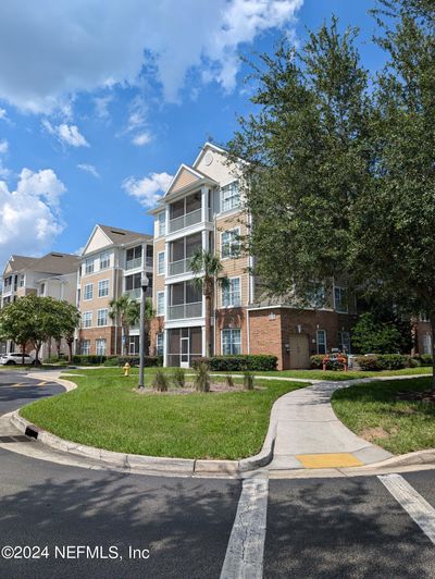 1305 - 11251 Campfield Drive, Condo with 3 bedrooms, 2 bathrooms and null parking in Jacksonville FL | Image 1