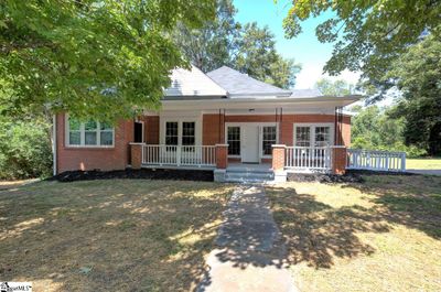 606 Chestnut Street, House other with 4 bedrooms, 2 bathrooms and null parking in Laurens SC | Image 1