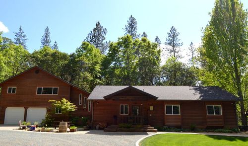 737 Pinecrest Dr, Grants Pass, OR, 97526-7243 | Card Image