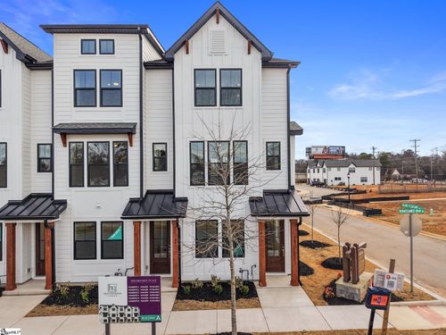 18 Renaissance Row Dr, Greenville, SC, 29607-1269 | Card Image