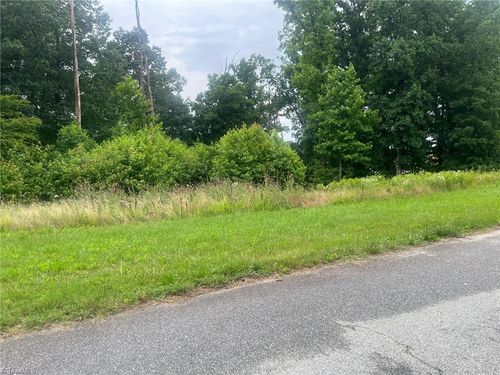 590 Hiltons Landing Dr, Greensboro, NC, 27455-8421 | Card Image