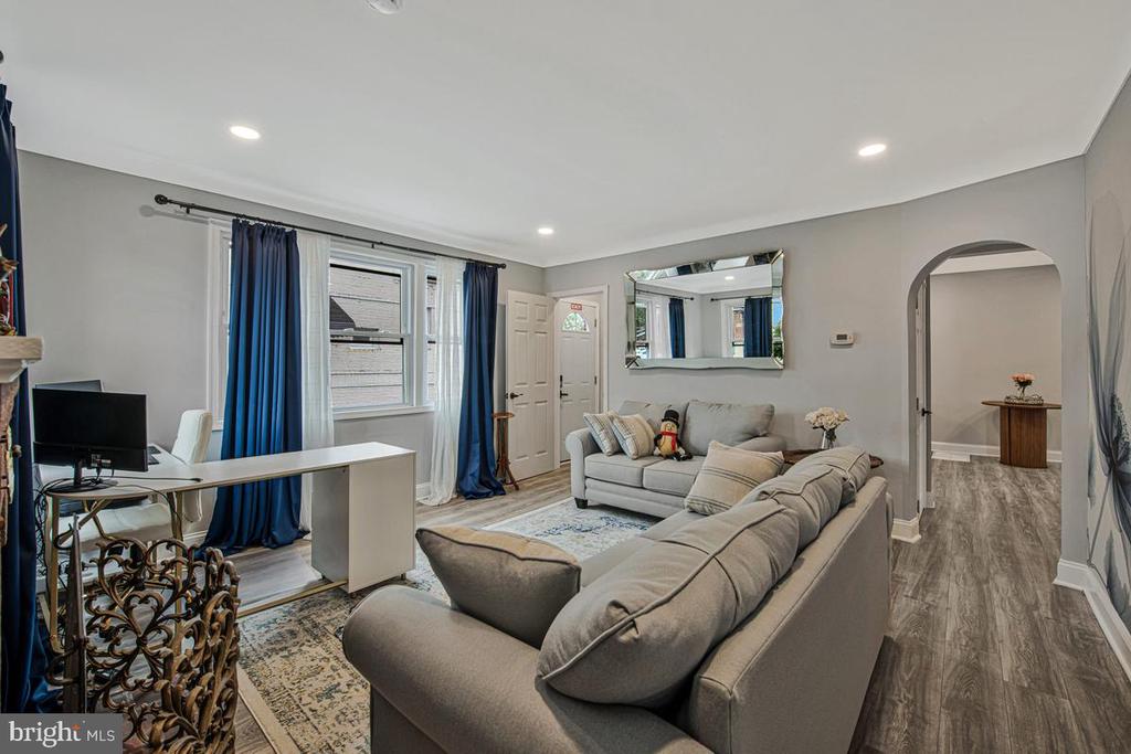 Residential in SUITLAND 4