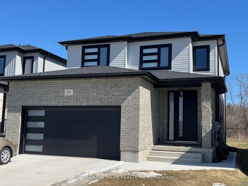 160 Watts Dr, Lucan, ON, N0M2J0 | Card Image