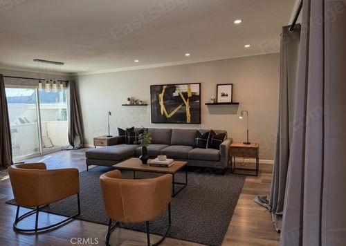 10749 New Haven St, Sun Valley, CA, 91352-3480 | Card Image