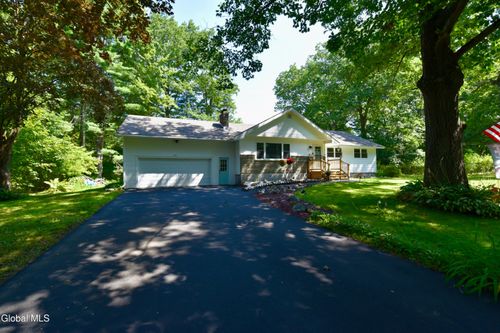 46 Pine Grove Ave, Ballston Spa, NY, 12020-3561 | Card Image