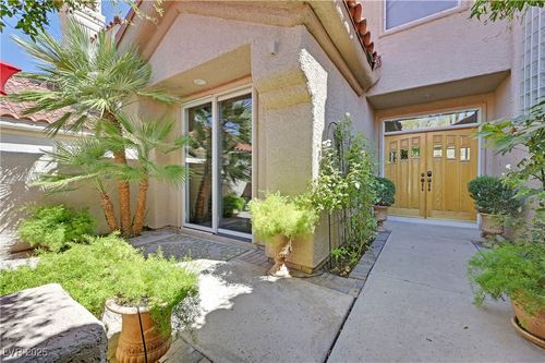 8229 Turtle Creek Cir, Las Vegas, NV, 89113-0132 | Card Image