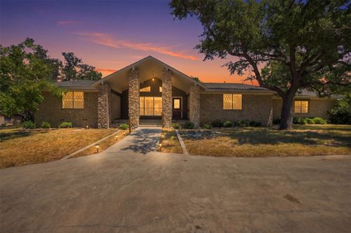 1103 S Willis St, Lampasas, TX, 76550-2312 | Card Image