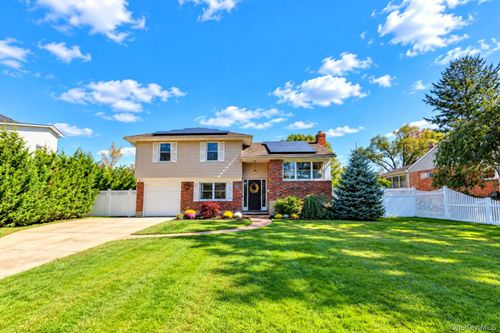 49 Simmons Dr, East Islip, NY, 11730-2814 | Card Image