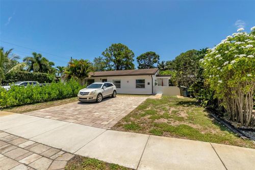 b-754 Ne 36th St, Oakland Park, FL, 33334-2860 | Card Image