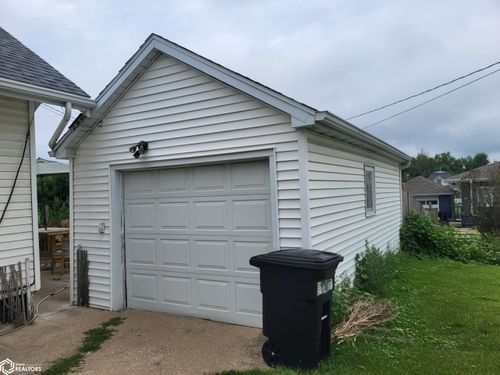 812 May St, Marshalltown, IA, 50158-3439 | Card Image