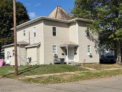 332 2nd St Ne, New Philadelphia, OH, 44663-2768 | Card Image