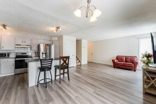 147 Templewood Dr Ne, Calgary, AB, T1Y4M5 | Card Image