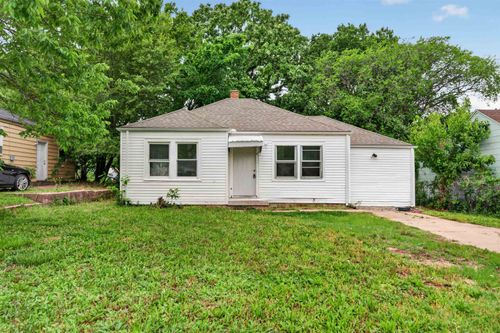 1521 N Volutsia, Wichita, KS, 67214 | Card Image