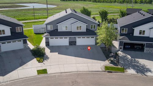 3813 Stacy Dr, Bismarck, ND, 58504-8136 | Card Image