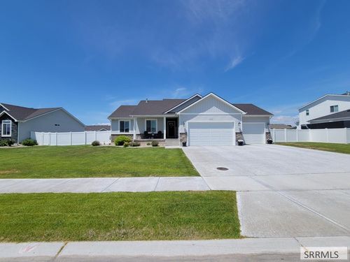 3965 N Barcelona Ave, Idaho Falls, ID, 83401-1571 | Card Image