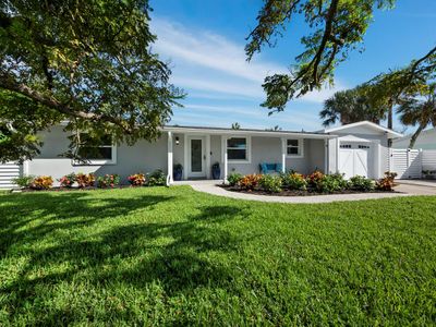 Charming updated Florida ranch split plan | Image 3